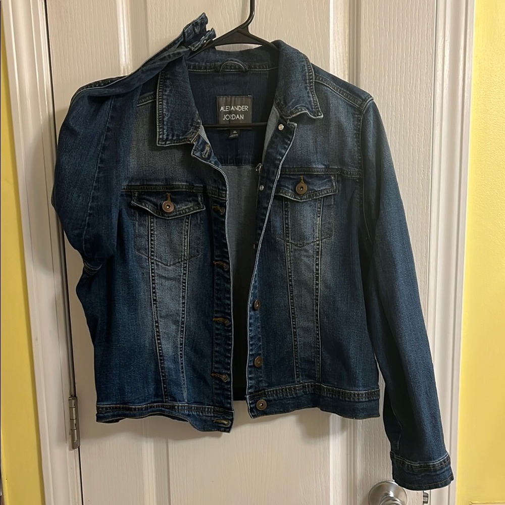 Classic Blue Jean Jacket with Collar Details NEW WOT